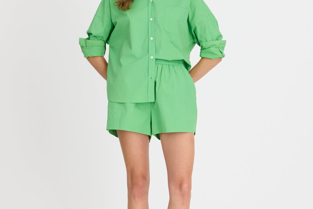 Light verde cotton Chiara button-up shirt and matching shorts with relaxed fit