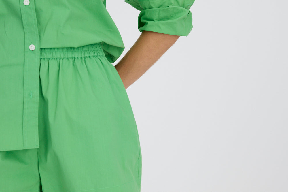 Light verde cotton Chiara button-up shirt and matching shorts with relaxed fit