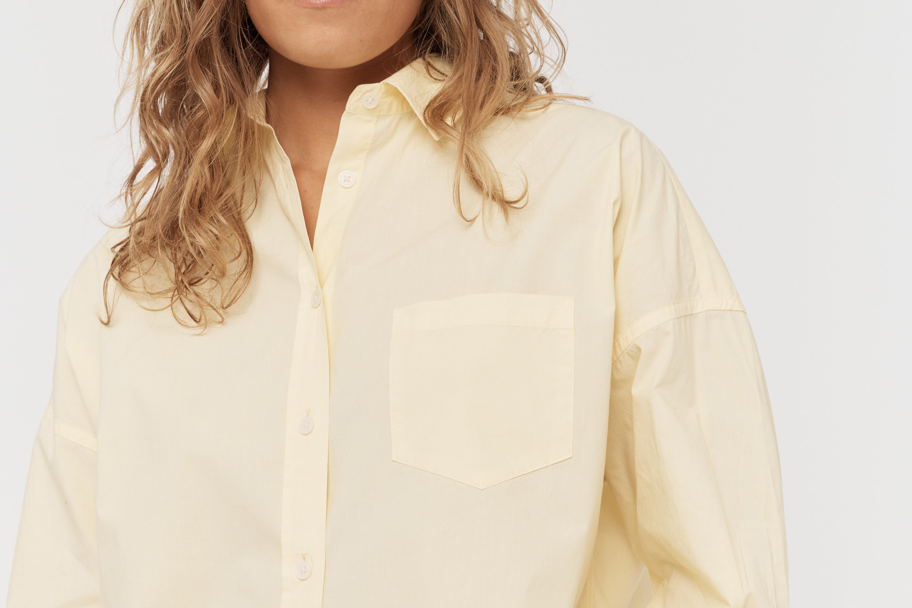 Chiara Shirt Classic - Soft Yellow - Apparel