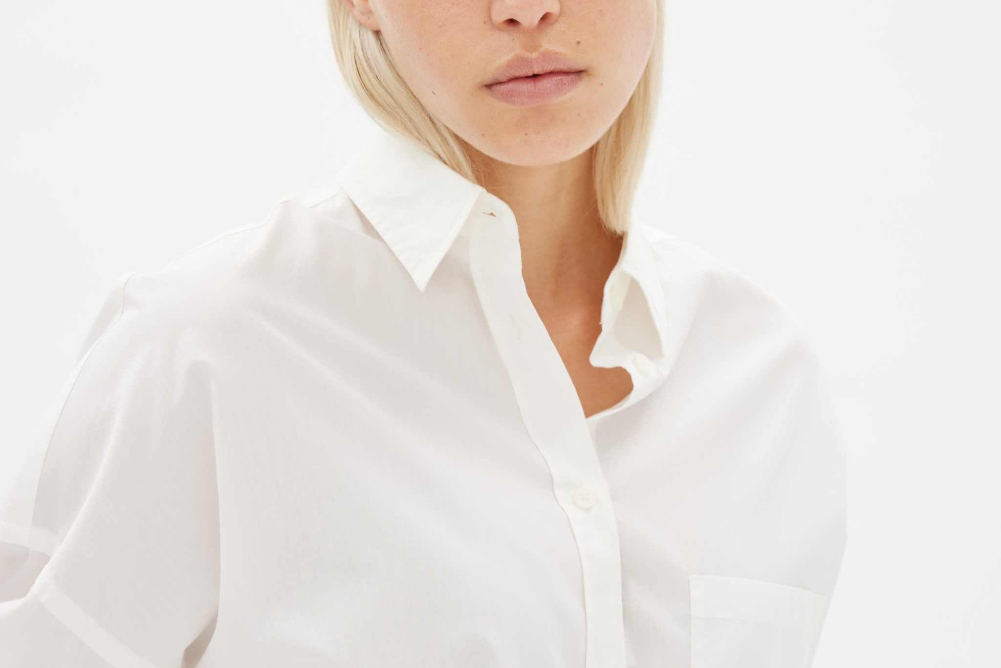 White Long Sleeve Shirt in 100% organic cotton with relaxed fit and custom buttons