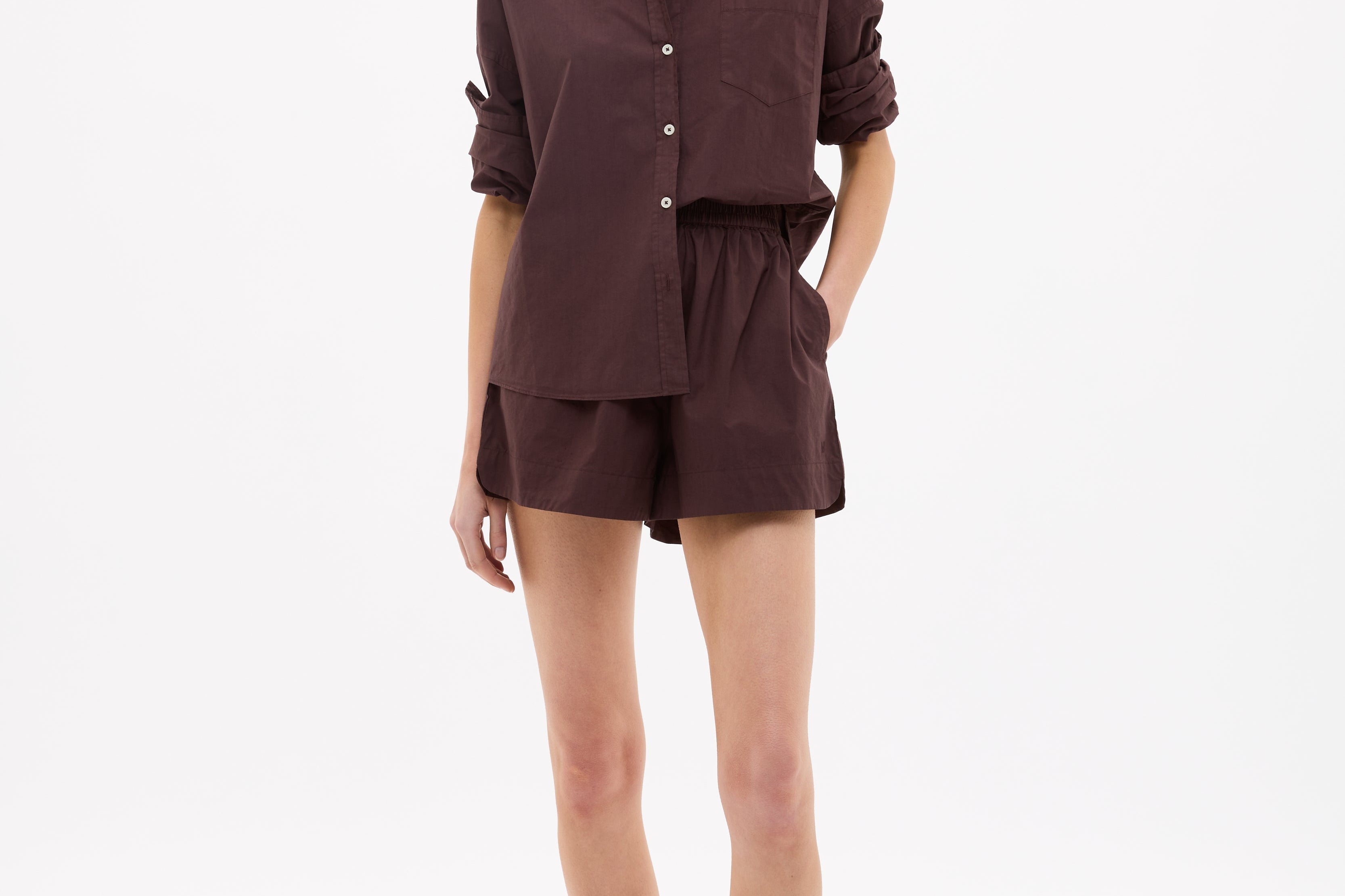 Chocolate Chiara Cotton Shorts with elastic waistband and side pockets in relaxed fit