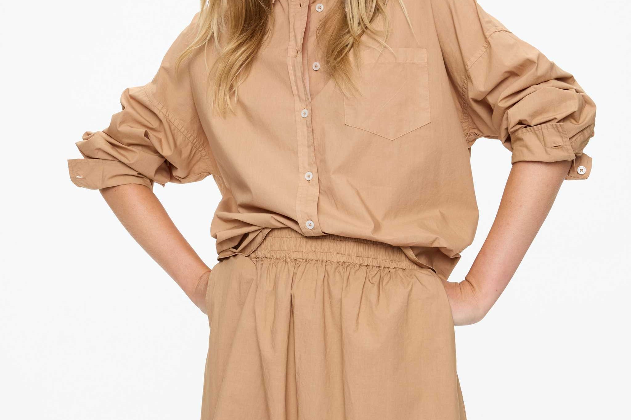 Chiara Toffee cotton skirt with pockets, elastic waist, and relaxed fit in organic yarn-dyed fabric